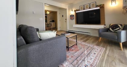 Newly Renovated Unit by the Football Hall of Fame