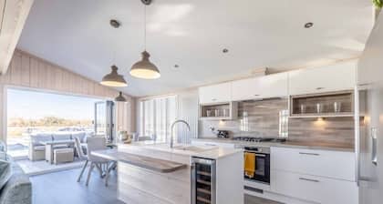 Stylish Lodge At Windsor Racecourse Marina