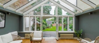 4 Bed Family Home In Windsor - By Tempstay