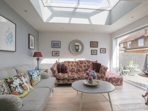 TV - Home in heart of Windsor/Eton. Walk to everything! (Eton)