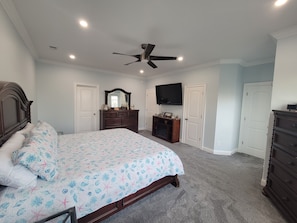 5 bedrooms, WiFi, bed sheets, wheelchair access - Newley Renovated House In Private Ocean Front Community (Myrtle Beach)