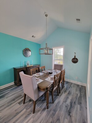Dining - Newley Renovated House In Private Ocean Front Community (Myrtle Beach)