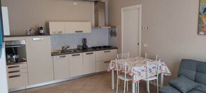 Interior - Charming apartment with swimming pool, tennis court (Colico Piano)