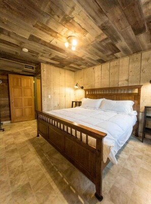 1 bedroom, free WiFi, bed sheets - The View House—Just minutes from SOZO.  (Yakima)