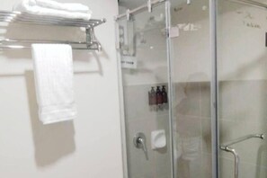Shower, towels