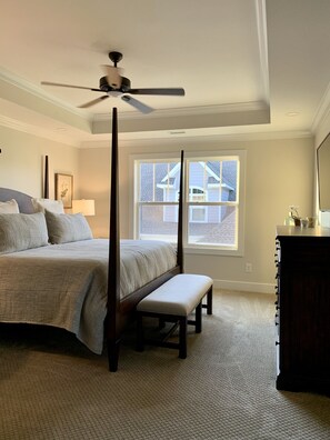 5 Schlafzimmer, Schreibtisch, Reisekinderbett, kostenloses WLAN