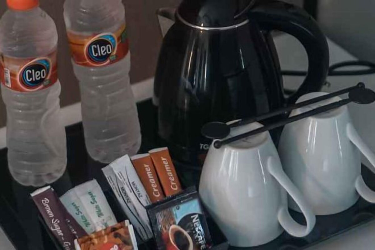 Kopi dan/atau alat penyeduh kopi