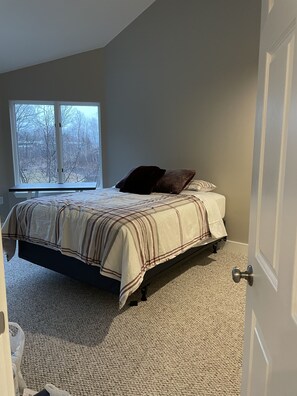 3 bedrooms, bed sheets - Newly Listed 3 Bedroom River Front Townhouse Unit 3 (Caseville)