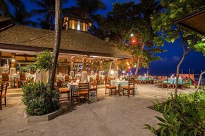Outdoor dining - Fair House Beach Resort & Hotel (Koh Samui)