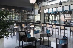 Bar (on property) - TIA Wellness Resort (Da Nang)