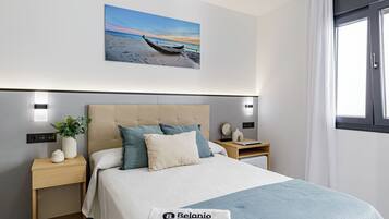 Double Room | Desk, laptop workspace, WiFi (free), bed sheets