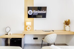 1 bedroom, desk, laptop workspace, free WiFi