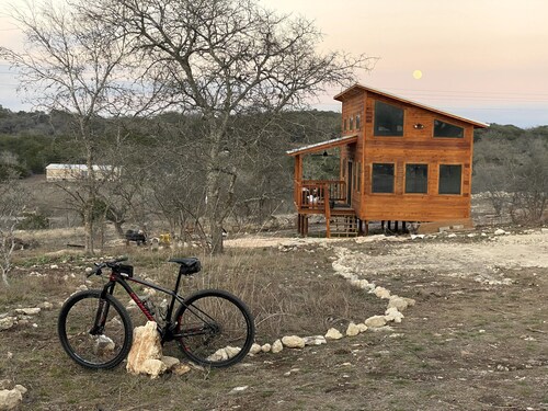 Stargazing Cabin - The Nerds & The Bees!