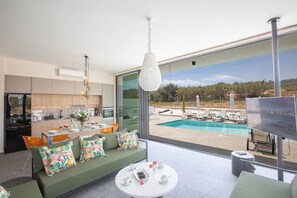 屋外ダイニングエリア