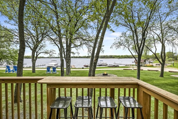 Premium-mökki, 2 makuuhuonetta, järvinäköala, rannan lähellä | Näkymä huoneesta