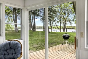 Cabane Design, 2 chambres, vue lac, en front de plage | Vue de la chambre