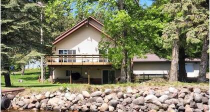 Spacious home on the lake!