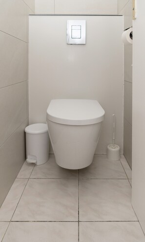 Shower, towels - Family home located in the countryside, 5 minutes from the town center. (SAINT FRANCOIS)