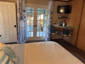 1 bedroom, desk, travel cot, free WiFi