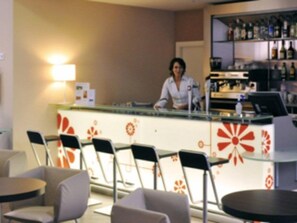 Bar (on property) - Ibis Girona Costa Brava (Girona)