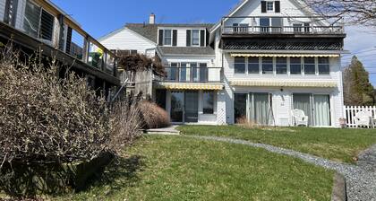 New Listing! Garden level Apartment with great harbor access!