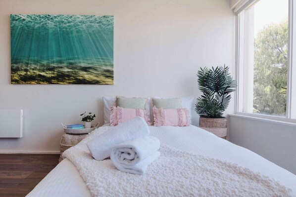1 habitación, tabla de planchar con plancha, wifi y ropa de cama 