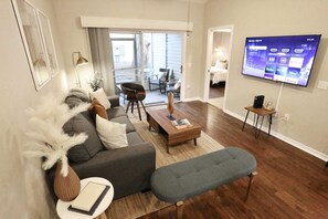 Télévision, Netflix, services de streaming, espaces bureaux