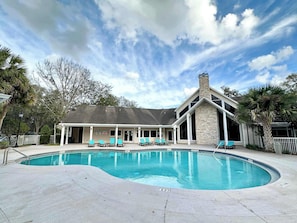 Pool - The Nomad at Gables | King Bed • Pool • Garage (Gainesville)