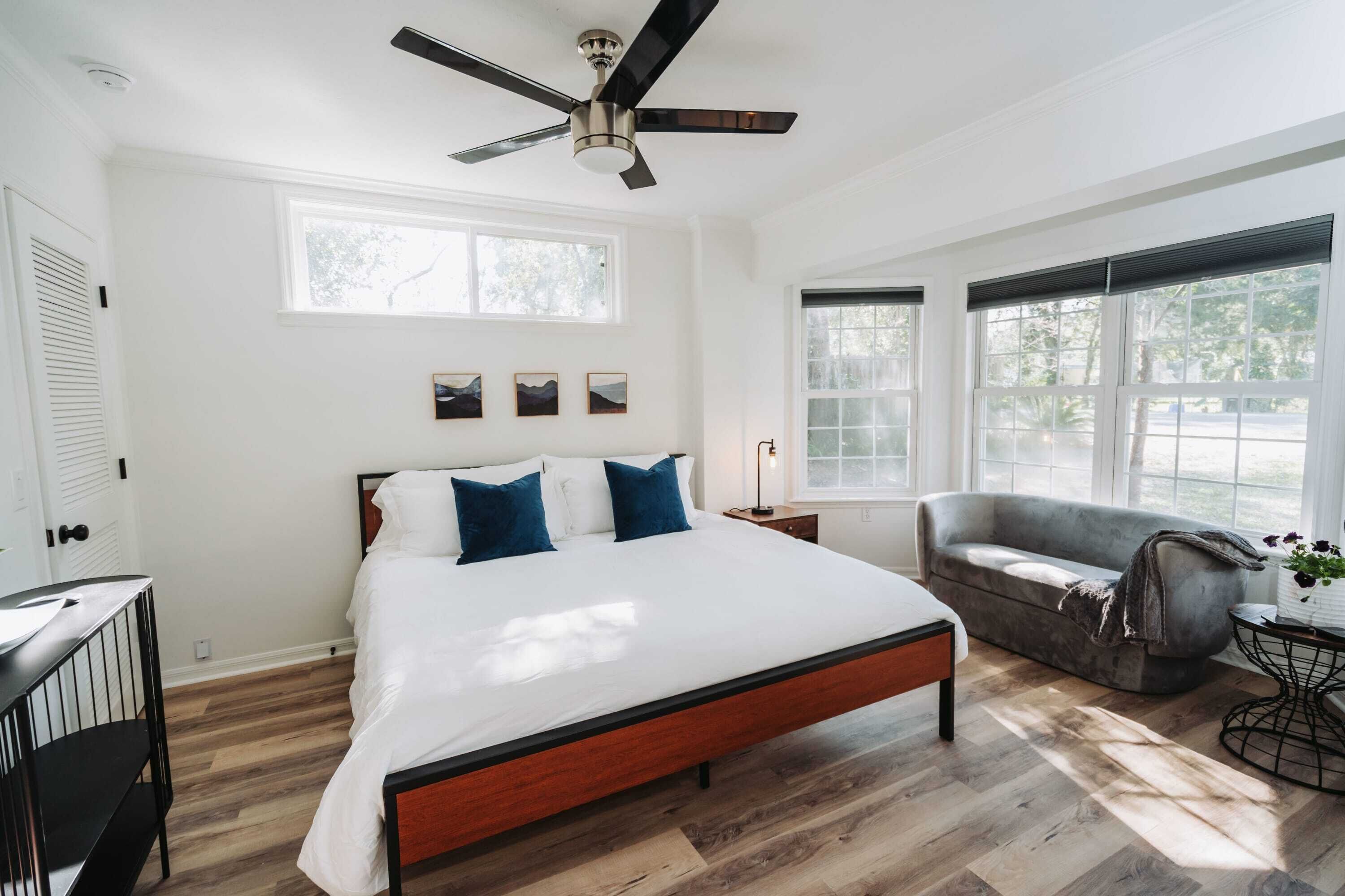 4 quartos, ferros/tábuas de passar roupa, Wi-Fi, roupa de cama