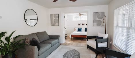 4 habitaciones, tabla de planchar con plancha, wifi y ropa de cama