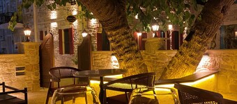 Dionysos 1789 Boutique Hotel