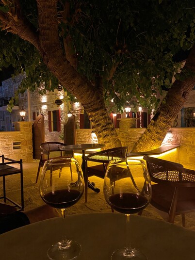 Dionysos 1789 Boutique Hotel