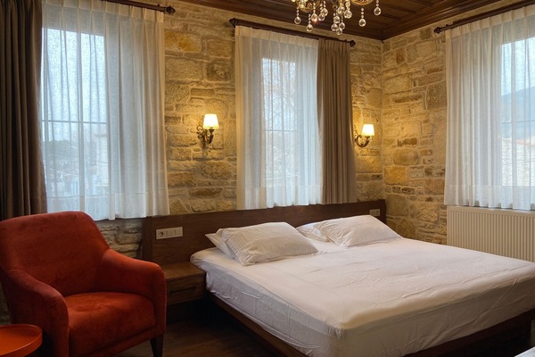 Kahden hengen deluxe-huone | Italialaiset Frette-lakanat, ylelliset vuodevaatteet, untuvapeitot