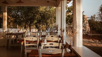 Abendessen, italienische Küche, Blick auf den Garten