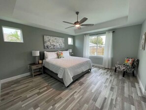 3 camere, una scrivania, ferro/asse da stiro, Wi-Fi gratuito