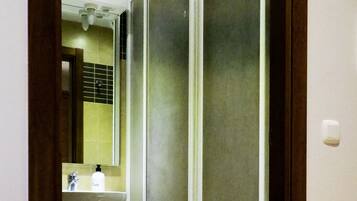 Individueel gedecoreerd, individueel gemeubileerd, een bureau