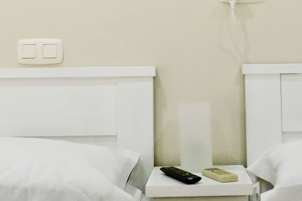 Comfort tvåbäddsrum | Skrivbord, arbetsyta för laptop, gratis wi-fi och individuell inredning
