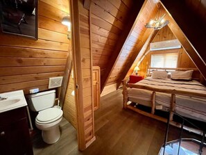2 Schlafzimmer, Schreibtisch, Bügeleisen/Bügelbrett, Reisekinderbett