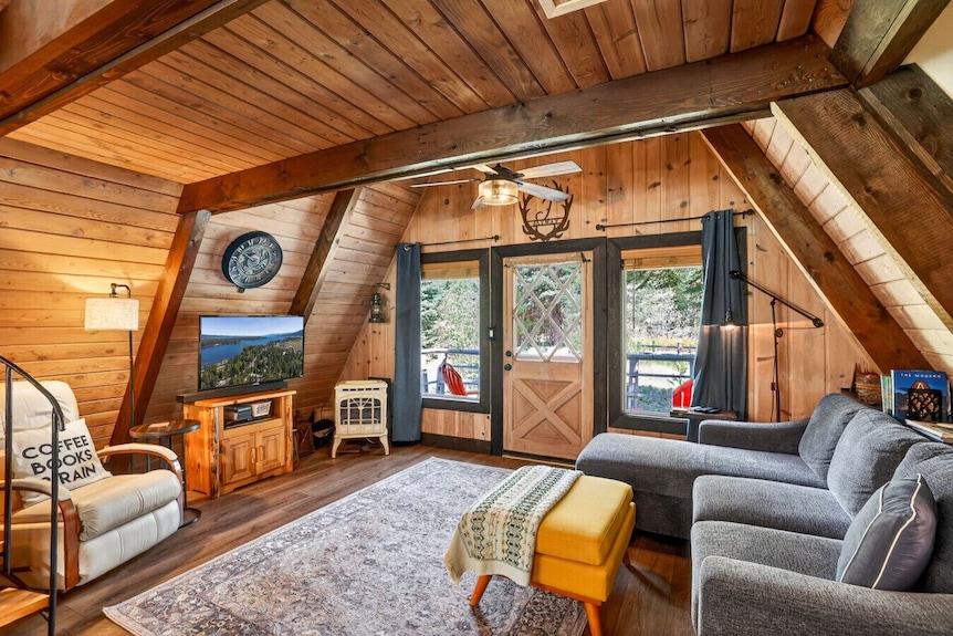 Cute, Pet Friendly Cabin With Hot Tub - Donnelly, ID