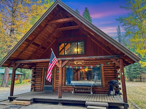 Cozy Two Bedroom Cabin In Donnelly