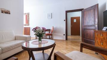 Smart-TV, Netflix, Streaming-Dienste, Videothek