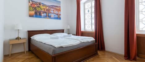 Iron/ironing board, free WiFi, bed sheets