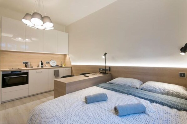 1 bedroom, desk, iron/ironing board, free WiFi
