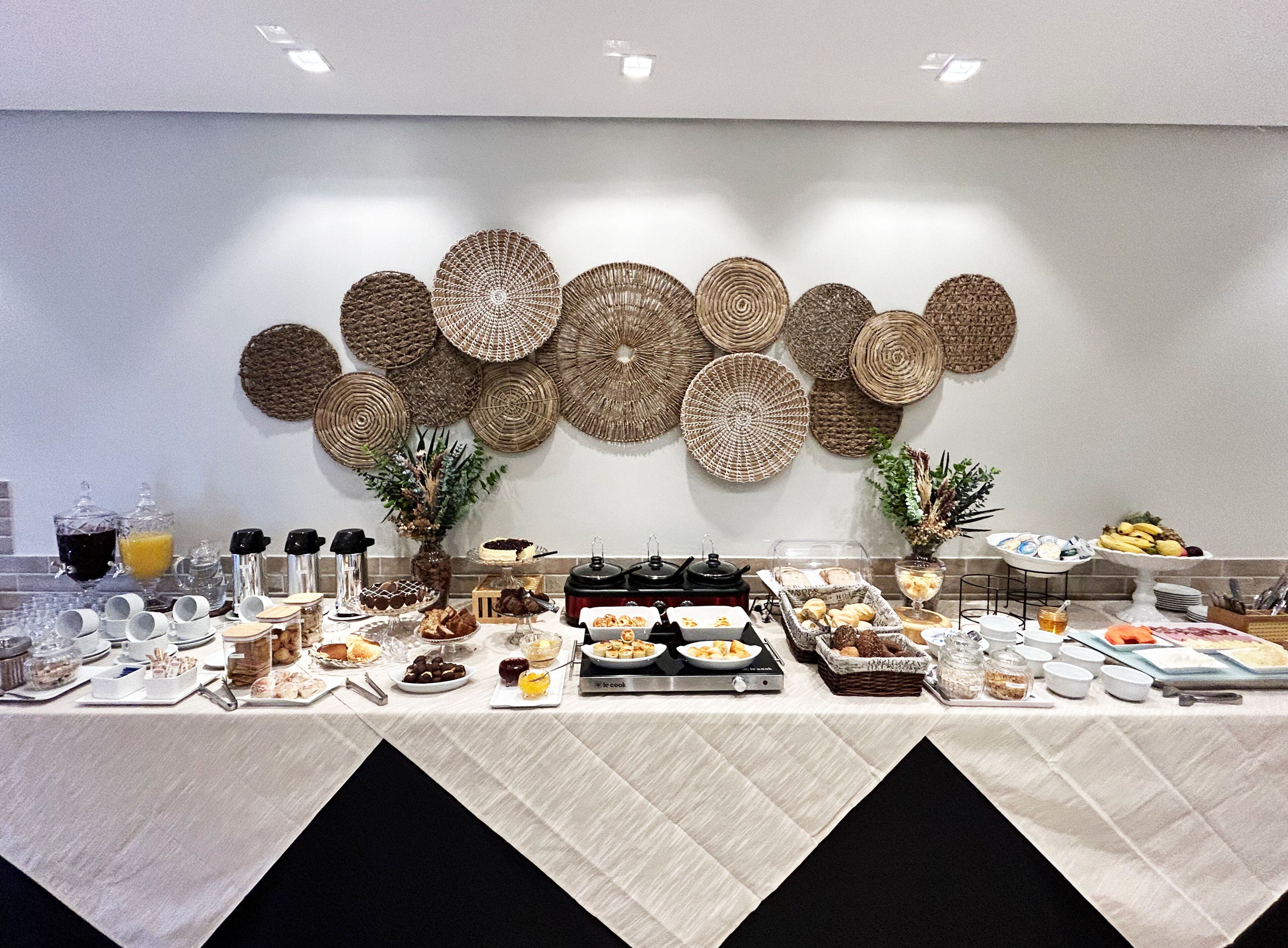 Petit déjeuner buffet (51.00 BRL par personne)