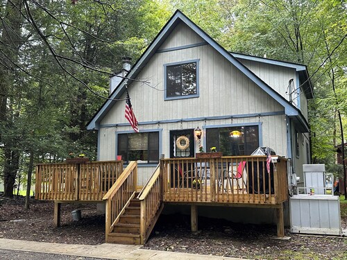 Bali's Cottage - Wallenpaupack Lake Estates - Pools, Fireplace, Fire Pit, Marina