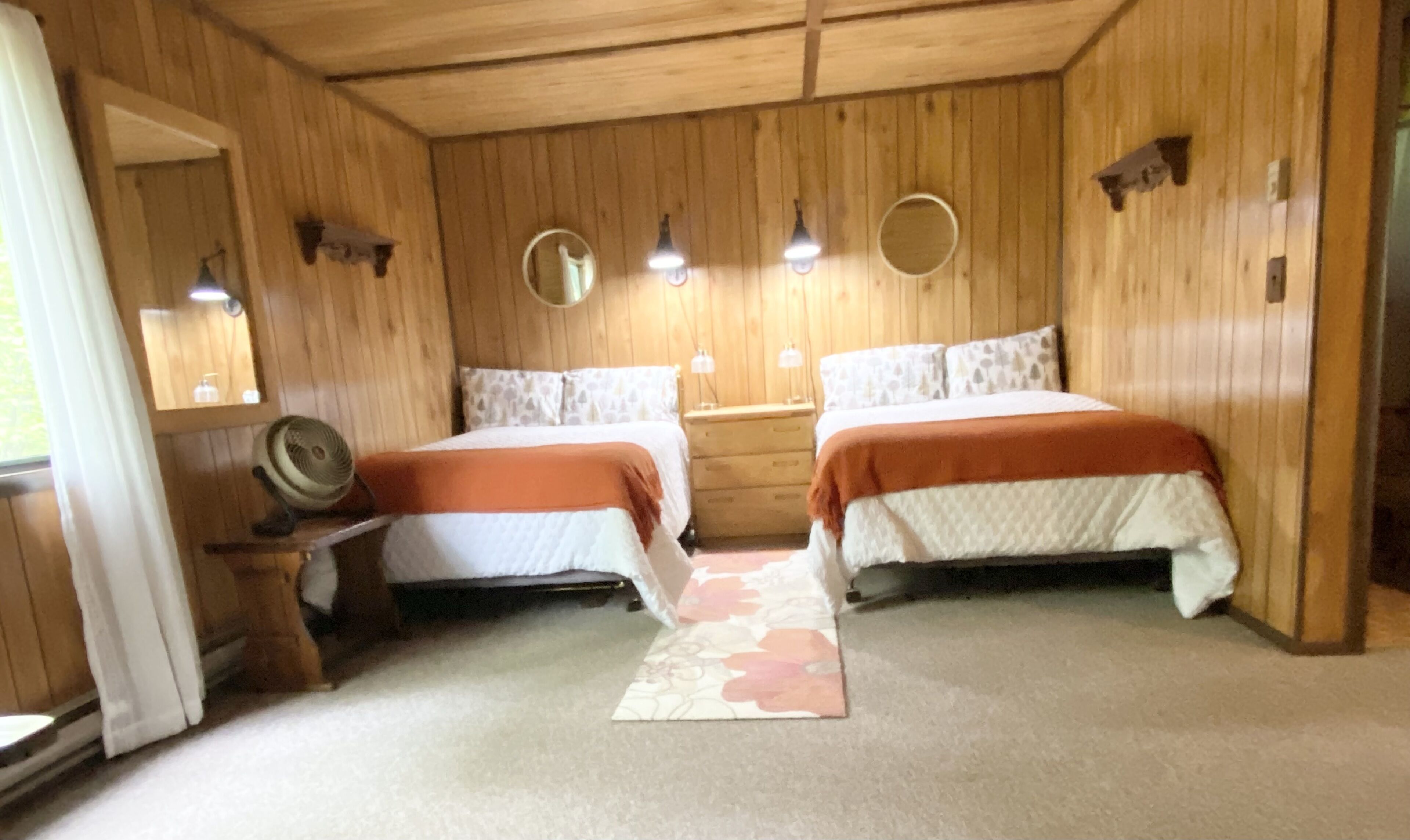 3 bedrooms, desk, iron/ironing board, free WiFi