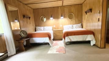 3 bedrooms, desk, iron/ironing board, free WiFi