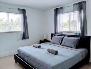 3 chambres, fer et planche Ă repasser, lit parapluie, draps fournis