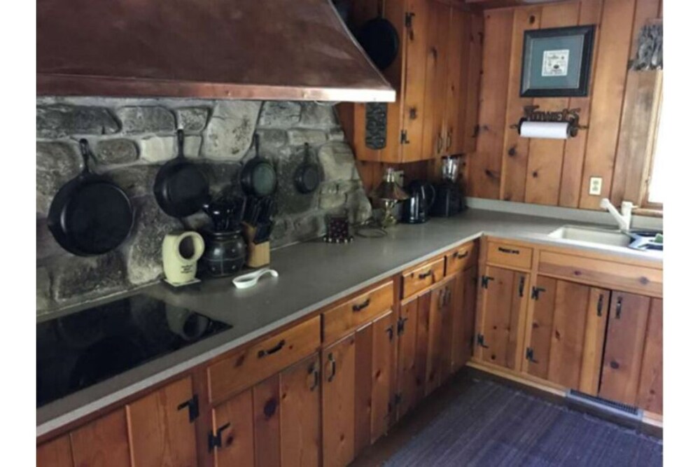 A Amazing Cliffside Home Rental Gills Rock Vrbo