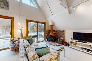 TV, books, stereo - Secluded A-frame chalet with deck, patio, & 2 kitchens - near slopes (Waitsfield)